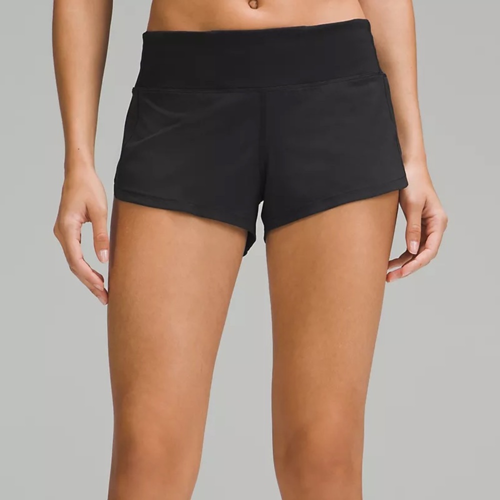 Lululemon black speed up shorts in a woman’s size 0 length is 2.5”🖤